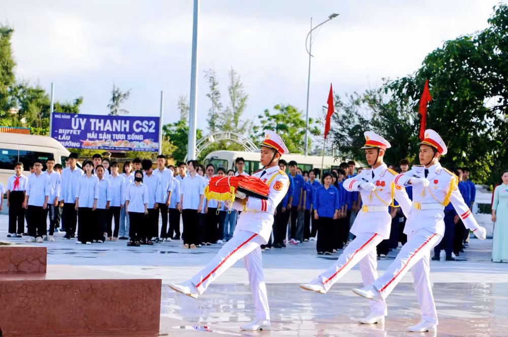 anh-11-le-thuong-co-2-9-dao-co-to.jpg