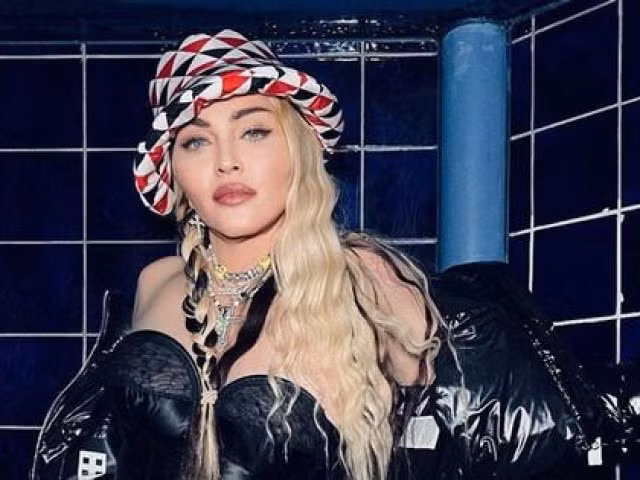 madonna dua ra yeu cau bat ngo voi giao hoang francis hinh 2