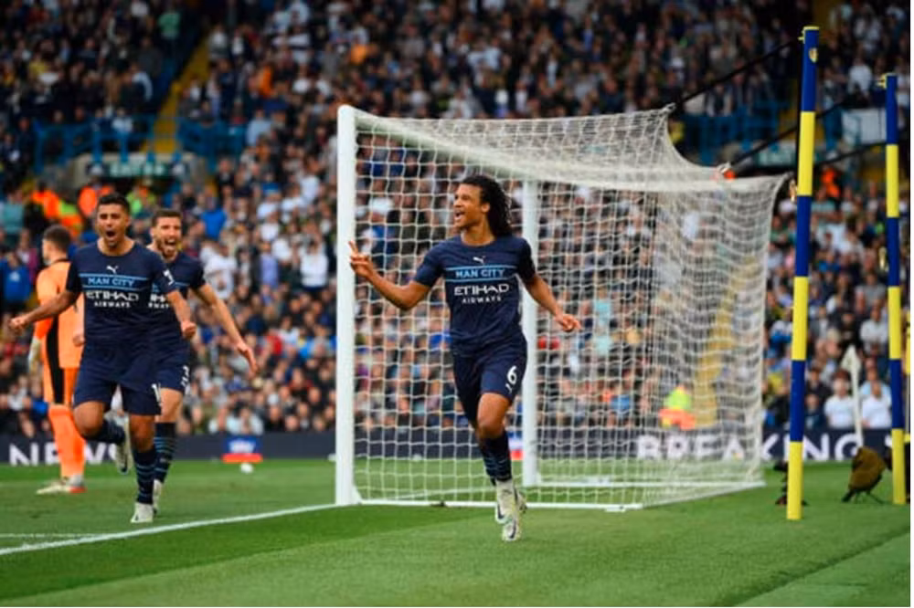 thang leeds 4 0 man city doi lai ngoi dau tu tay liverpool hinh 4
