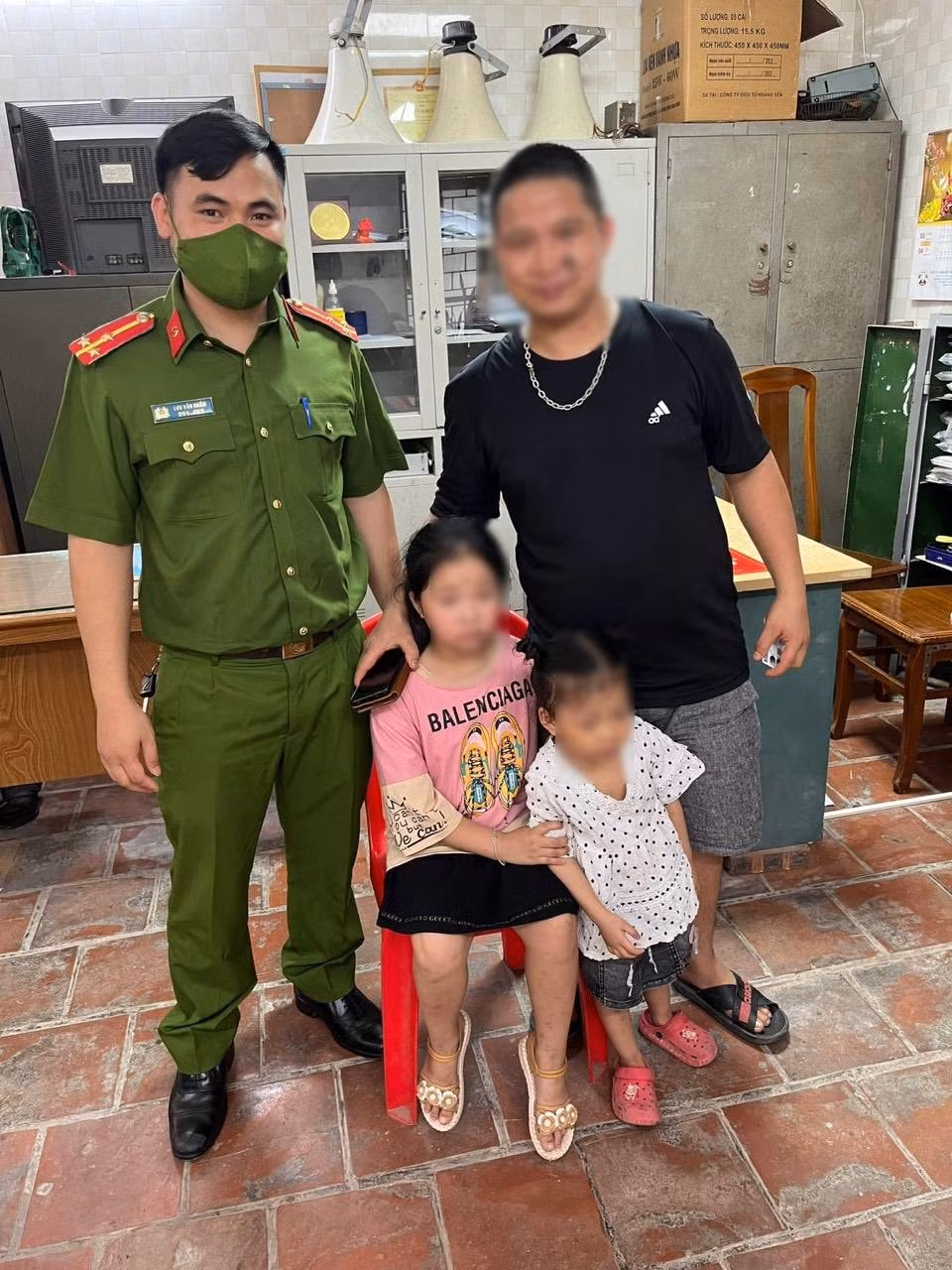 vuon thu ha noi ken dac nguoi trong ngay dau nghi le hinh 2