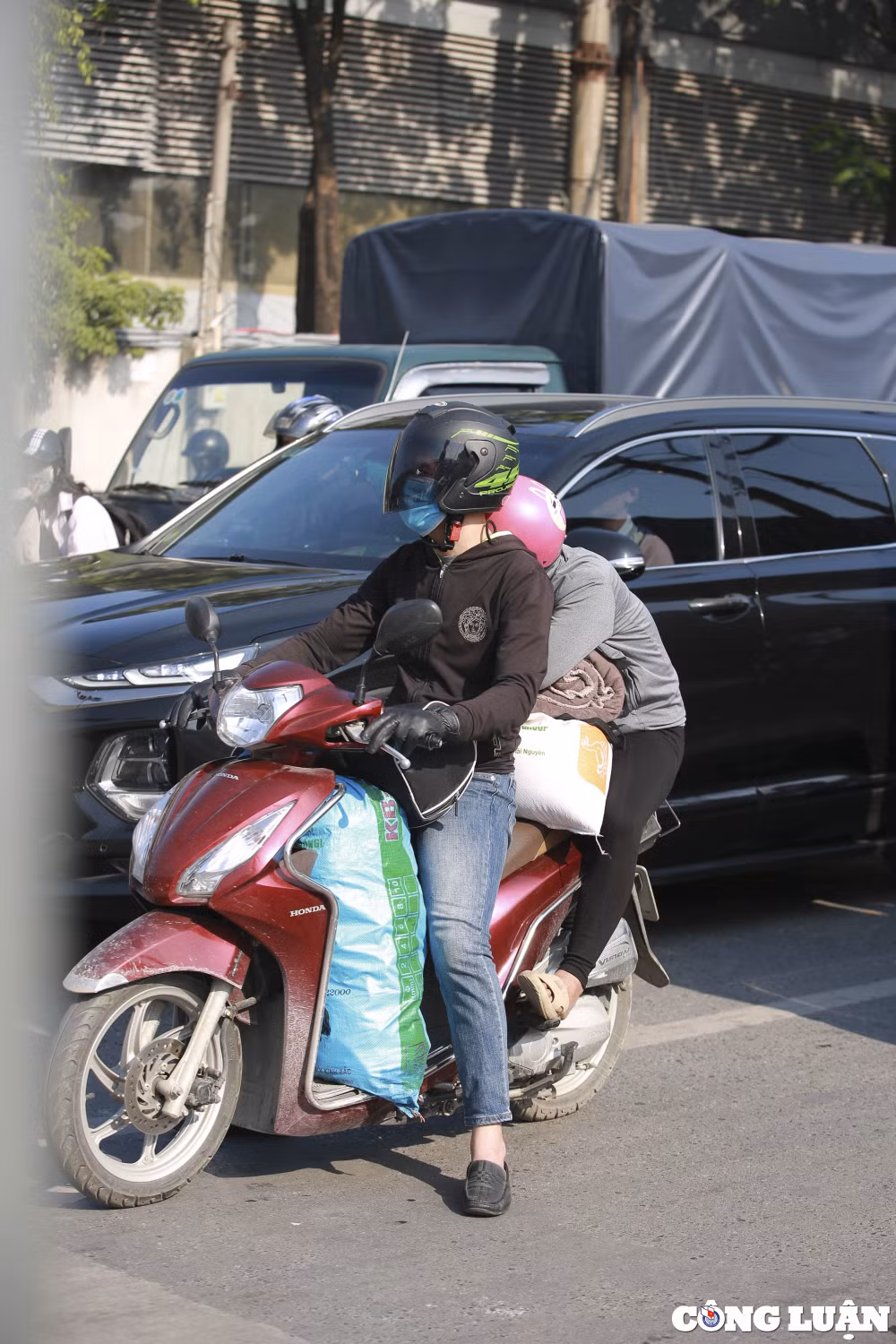 nguoi dan do ve ha noi sau nghi le khien nhieu tuyen duong un u hinh 9