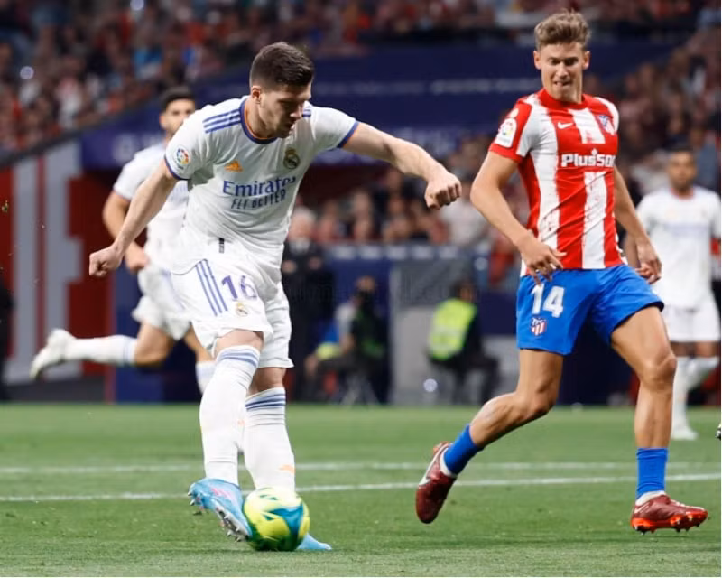 vong 35 la liga tan vuong real phoi ao truoc cuu vuong atletico hinh 4