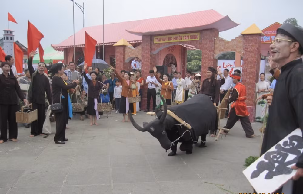 bach nghe trinh lang su hoi sinh cua mot tich tro doc dao hinh 2