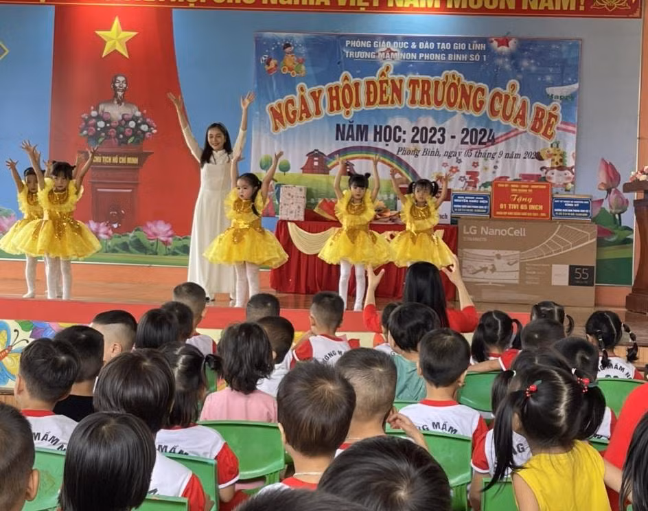 khai giang nam hoc 2023 2024 dau an tinh than doan ket chung tay vi hoc sinh hinh 7