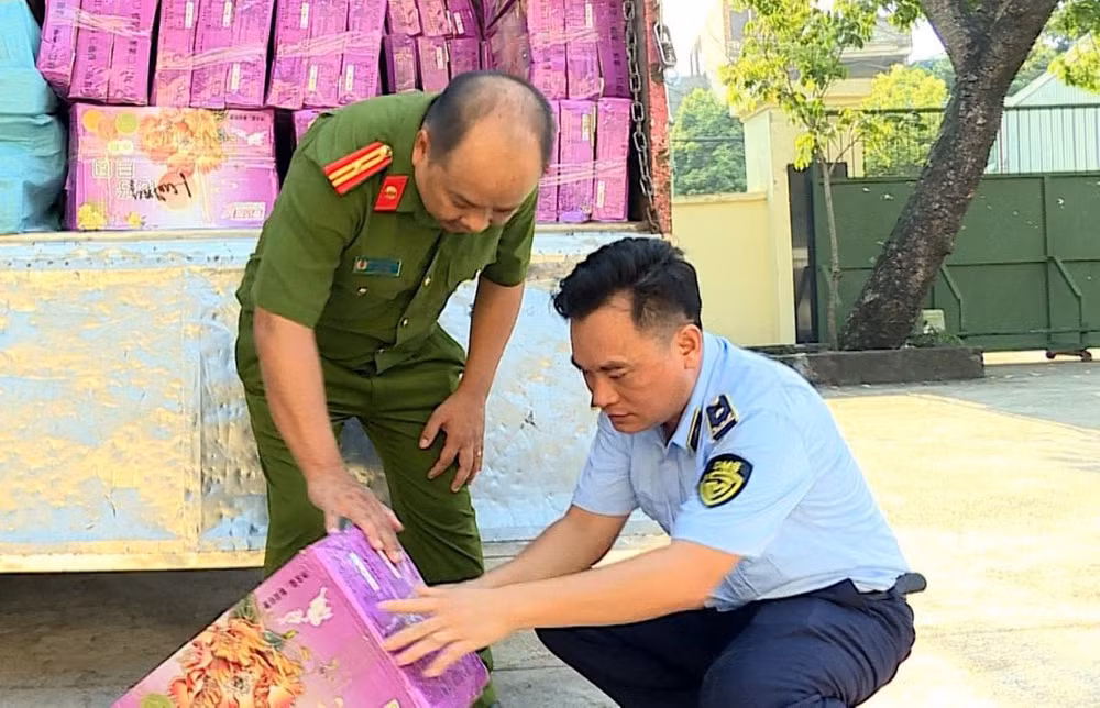 hung yen ngan chan kip thoi 21000 banh trung thu khong ro nguon goc vao thi truong hinh 1