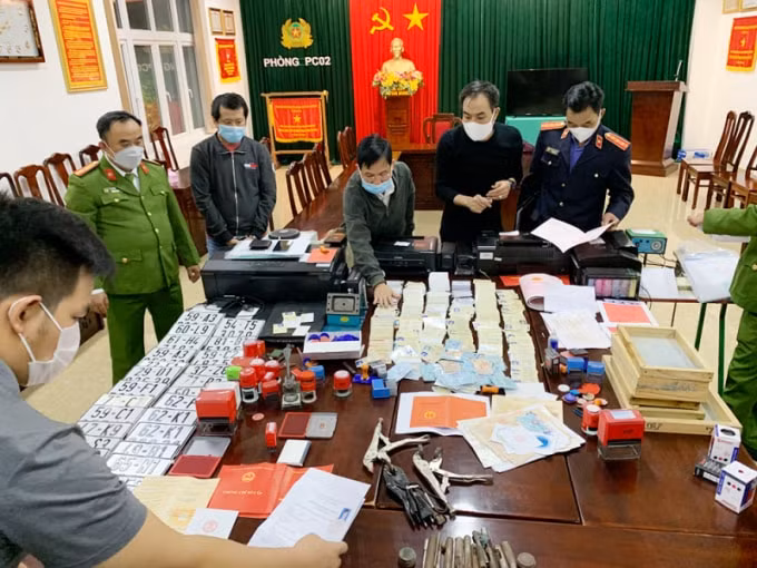 15 ngay ra quan tran ap toi pham triet pha nhanh nhieu vu an hinh 1