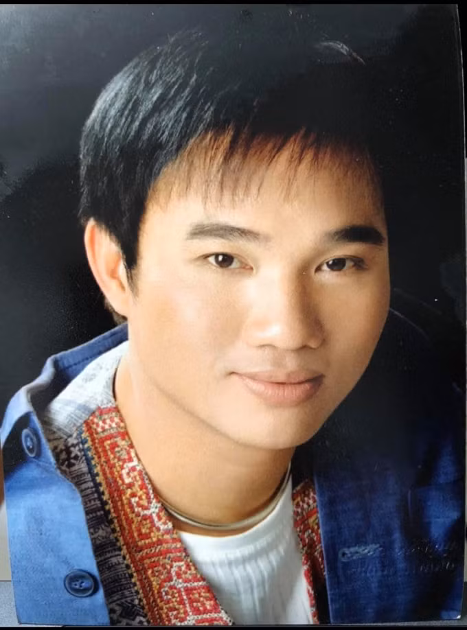 cuoc song doc than cua ca si quang linh o tuoi 57 hinh 1