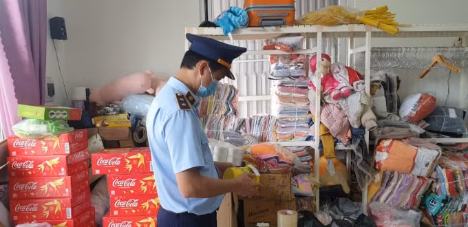 chu shop vo tu livestream buon ban hang hoa khong ro nguon goc hinh 2