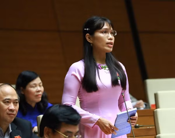 co dia phuong chua giai quyet duoc tinh trang co song co tien co em nhung khong co may hinh 1