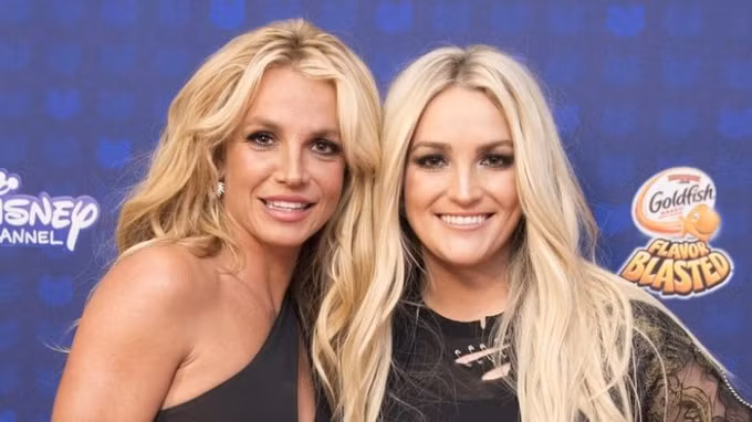 huy theo doi em gai britney spears to thai do cung ran hinh 1