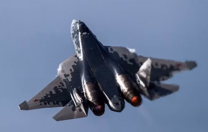 may bay khong nguoi lai tho san cua nga san sang doi dau voi cac doi thu boeing dassault hinh 2