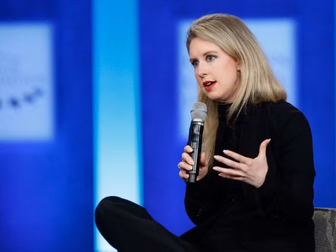 elizabeth holmes tu nu hoang xinh dep thung lung silicon den ke lua dao vi dai hinh 1