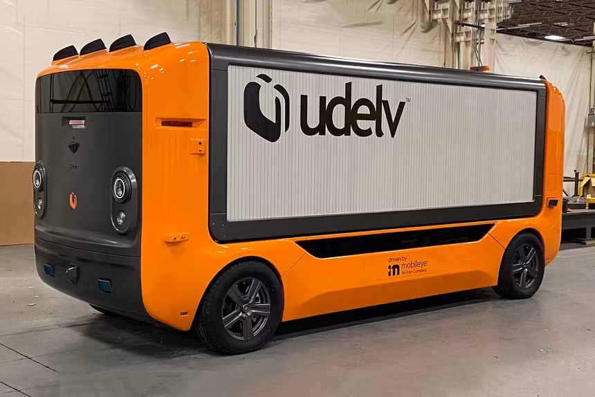 hang udelv ra mat xe dien transporter co kha nang cho hang hoan toan tu dong hinh 1