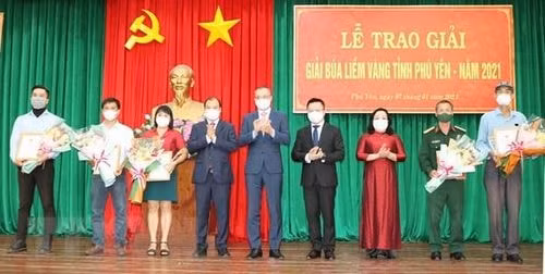 giai bao chi ve xay dung dang tinh phu yen trao 24 giai cho cac tac pham xuat sac hinh 1