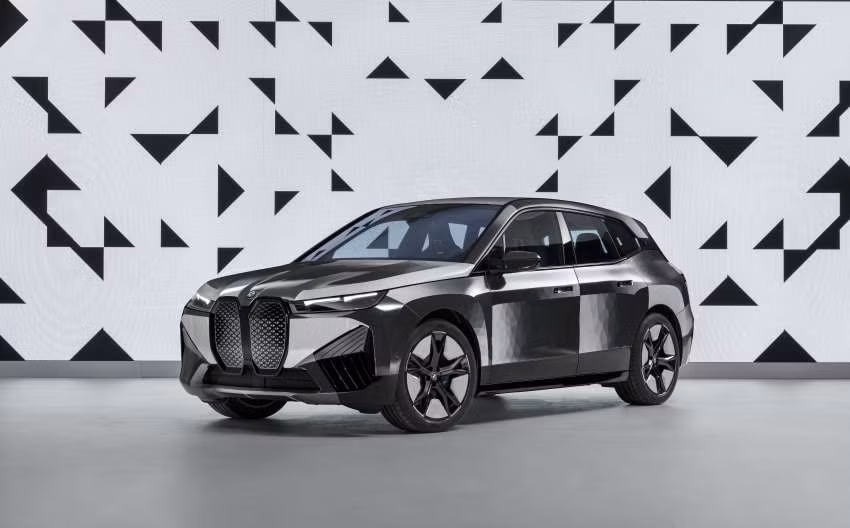 bmw ix flow so huu cong nghe co the doi mau son ngoai that hinh 6