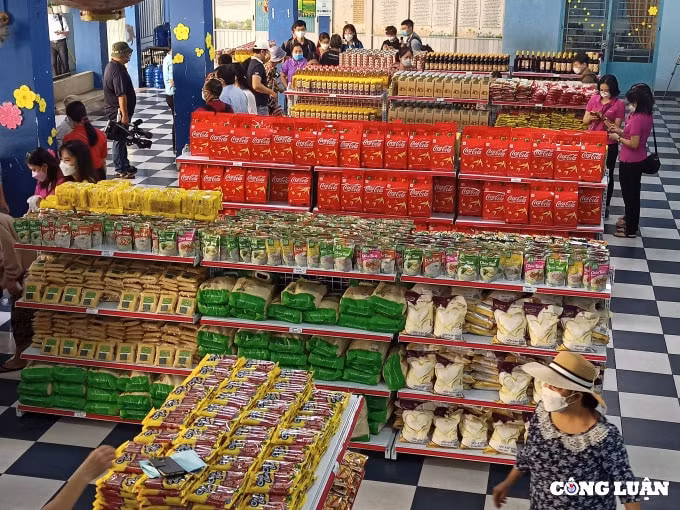 sieu thi mini tet 0 dong duoc tu di cho tet la mang tet ve voi ba con ngheo hinh 8