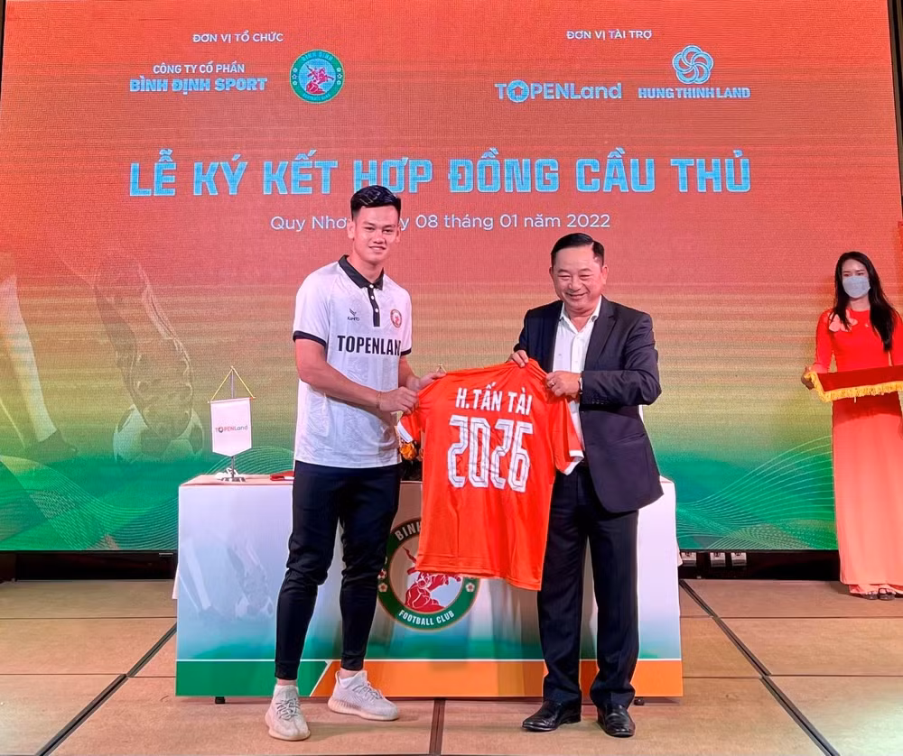 ho tan tai gia han them 4 nam voi clb binh dinh hinh 1