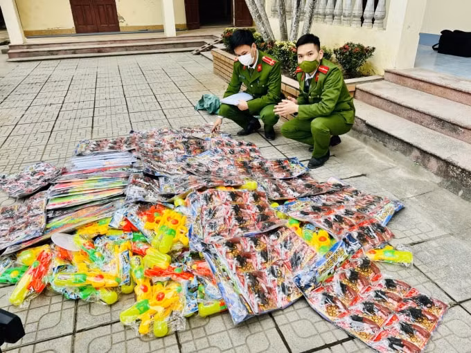 thu giu gan 500 khau sung do choi kich dong bao luc hinh 1