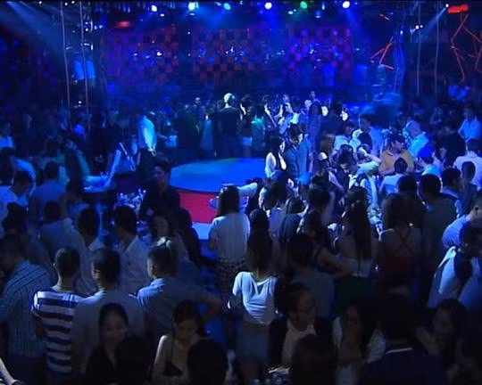 tphcm cho phep mo lai quan bar karaoke tu ngay 10 1 hinh 1