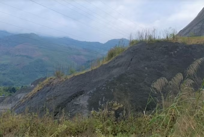 cho phep khai thac 1 trieu tan quang mo sat quy xa lao cai phuc vu san xuat nhung cam xuat khau hinh 1
