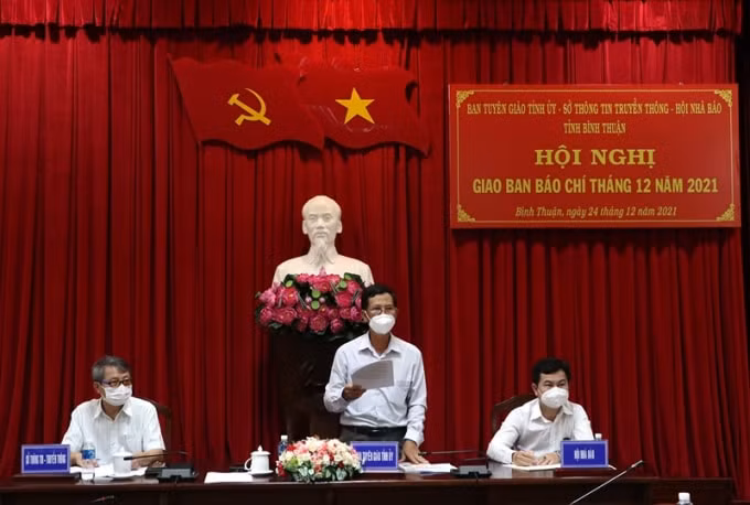 binh thuan ra van ban chan chinh tinh trang loi dung danh nghia bao chi de hoat dong trai phap luat hinh 1