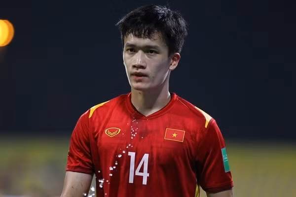 hoang duc lot danh sach doi hinh 11 cau thu tieu bieu aff cup 2020 hinh 1