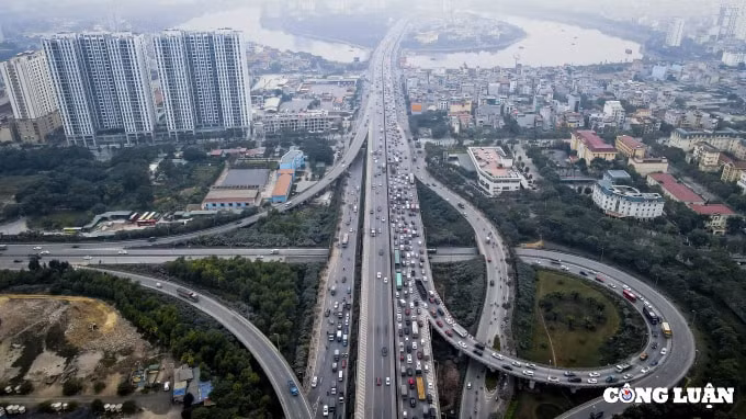 nguoi dan quay tro lai ha noi sau 3 ngay nghi le nhung khong xay ra un u hinh 1