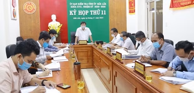 da chan chinh nhung van sai pham nguyen bi thu huyen uy ea hleo bi ky luat canh cao hinh 1