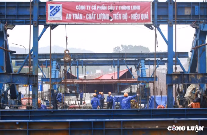 hinh anh cao toc cam lo la son hoi ha thi cong nhung ngay dau nam 2022 hinh 15