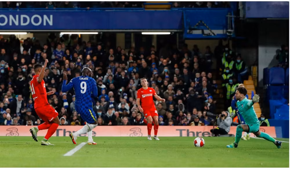 de bep chesterfield chelsea doat ve vao vong 4 cup fa hinh 4