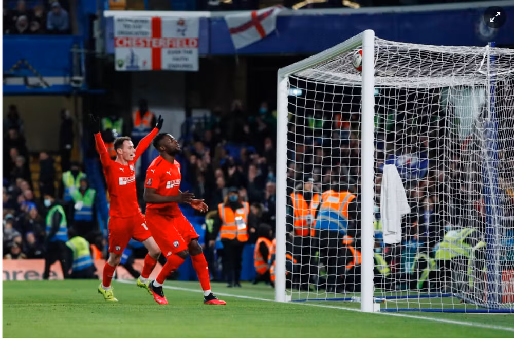 de bep chesterfield chelsea doat ve vao vong 4 cup fa hinh 7