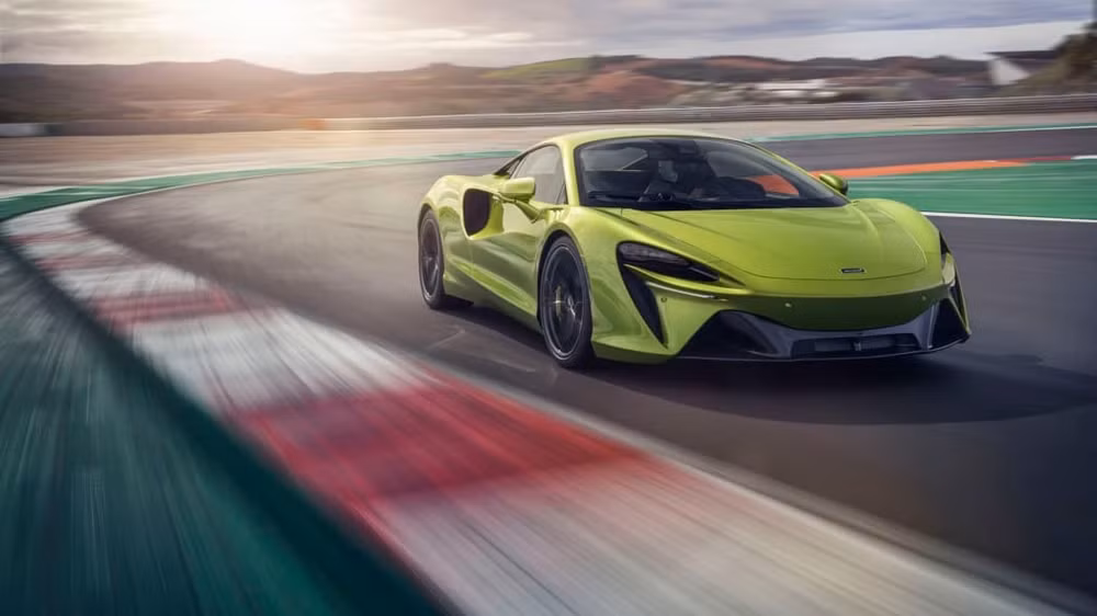 sieu xe mclaren artura hoan lich ban ra toi thang 7 2022 hinh 2