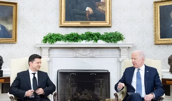 biden se tai khang dinh su ung ho ukraine trong cuoc goi voi zelenskyy vao hom nay hinh 1