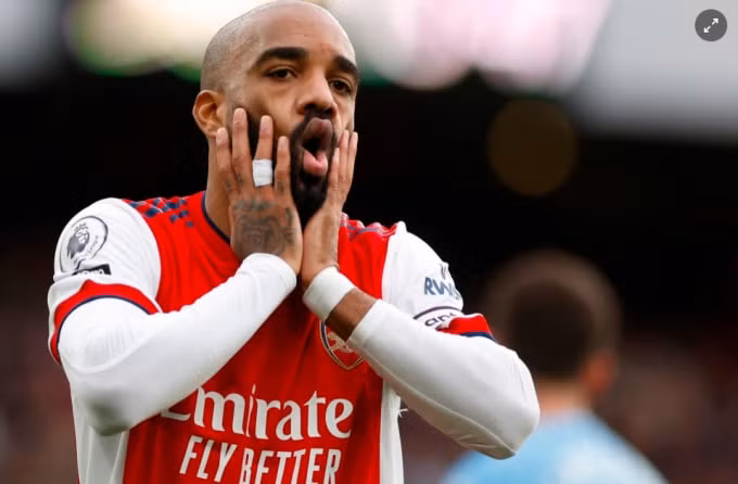 that bai truoc man city arsenal lap ky luc ve so lan nhan the do hinh 1