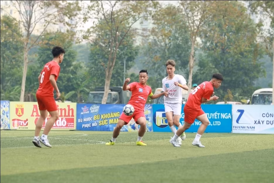 suc hap dan tran chung ket giai bong da hoc sinh thpt ha noi an ninh thu do lan thu xxi hinh 2