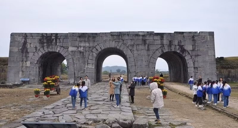 lan dau tien tai hien nghi le thuong tieu o di san thanh nha ho hinh 5