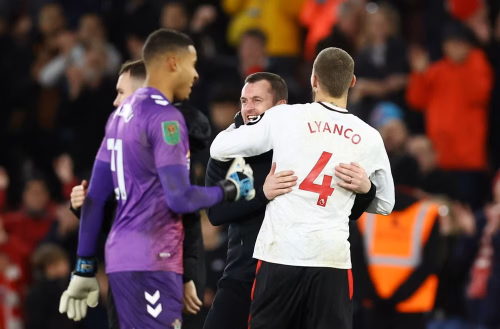 thua southampton man city bi loai o tu ket league cup hinh 9