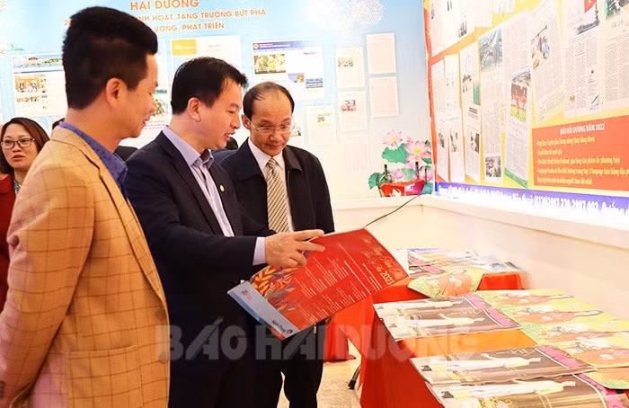 hai duong khai mac hoi bao xuan quy mao 2023 va trien lam mung dang mung xuan hinh 2