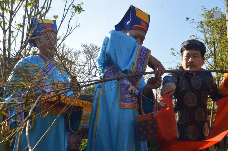 nghi le dung neu don tet trong hoang cung hue hinh 5