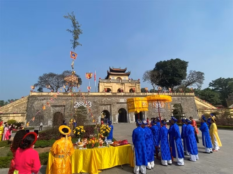 tai hien cung dinh ngay xuan tai hoang thanh thang long hinh 4
