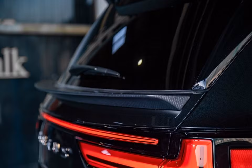 chi tiet lexus lx 600 liberty walk ban do than rong hinh 9