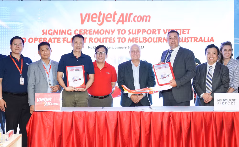 lanh dao vietjet cung bo truong bang victoria uc cong bo duong bay thang giua tp ho chi minh va melbourne tu ngay 31 3 2023 hinh 3