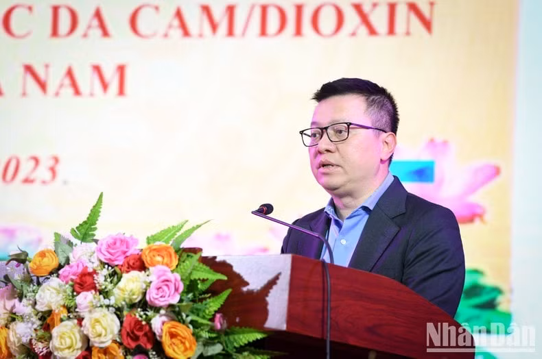 bao nhan dan trao tang 5 ngoi nha tinh nghia cho cac nan nhan chat doc da cam tai tinh ha nam hinh 2