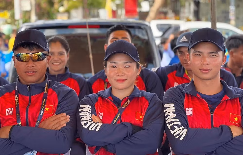 vinh phuc thong tin ve truong hop van dong vien xin nghi tap vi bi no tien thuong hinh 1