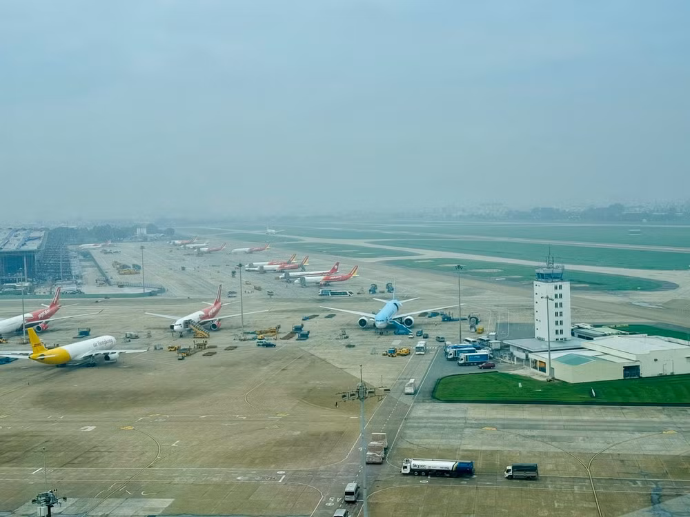 hon 1000 mot nghin luot chuyen bay cat ha canh tai san bay tan son nhat hinh 1