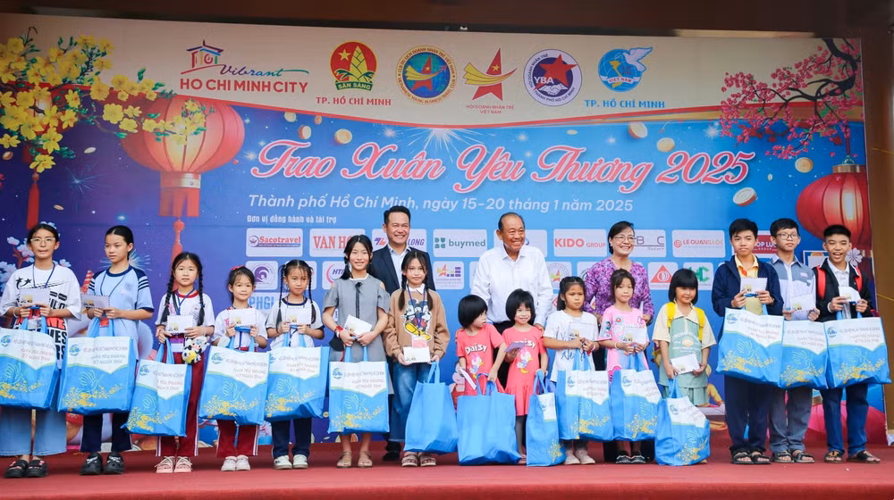 mang xuan yeu thuong den voi hon 3000 tre em co hoan canh kho khan hinh 1