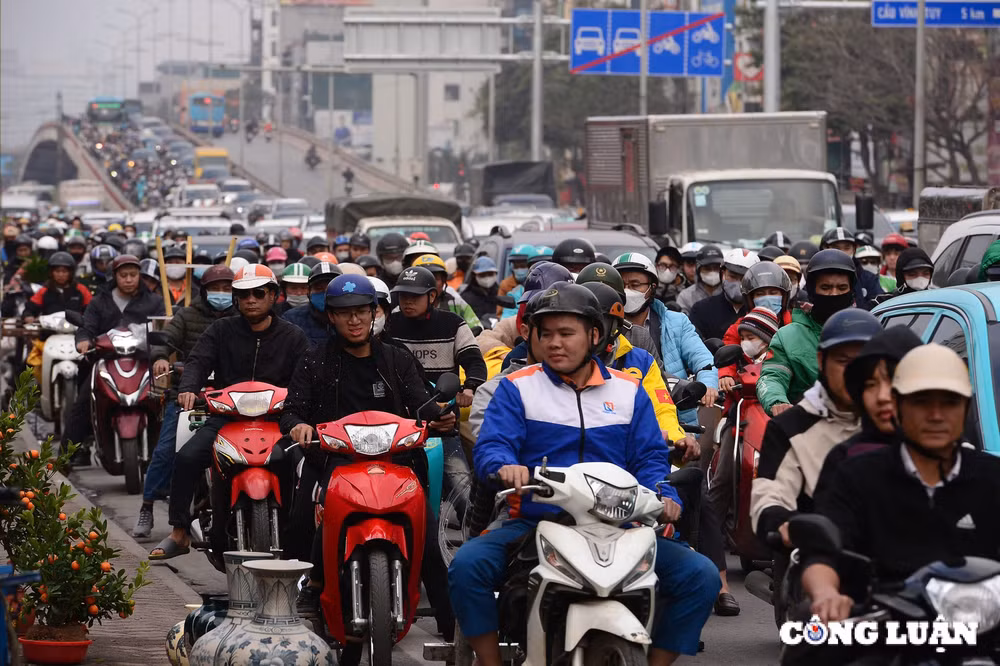 nguoi dan roi thu do ve que an tet nhieu tuyen duong un tac nghiem trong hinh 1