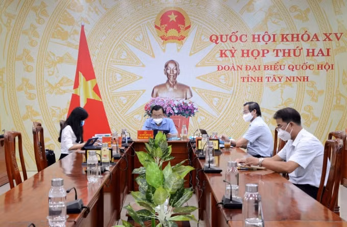 can tranh lap lai tinh trang dia phuong sao chep van ban nghi quyet mot cach rap khuon hinh 2