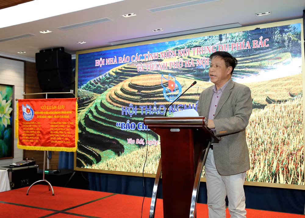 Đồng chí Lê Trọng Lập- Chủ tịch Hội Nhà báo tỉnh Hà Giang phát biểu tại Hội thảo. Ảnh: Sơn Hải
