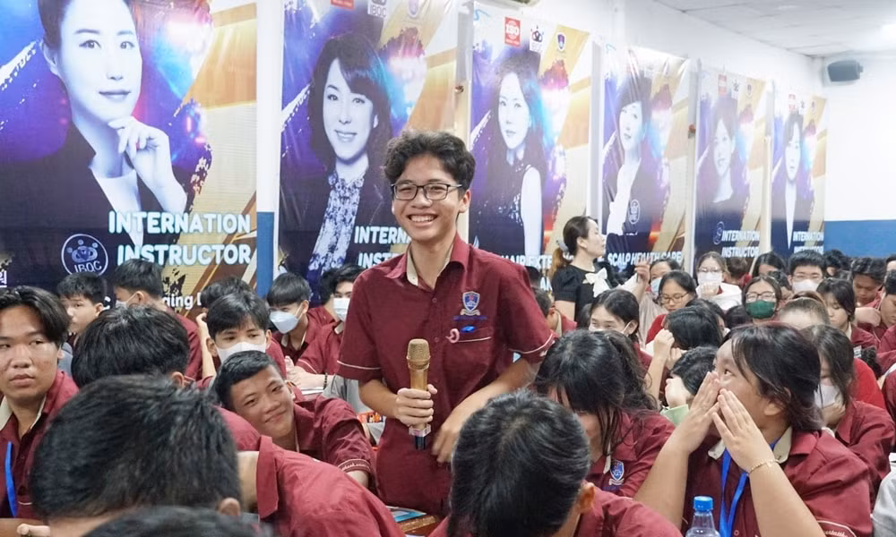 chia se giup hoc sinh truong trung cap nguyen tat thanh hieu ro y nghia cua chinh sach bhyt hinh 1
